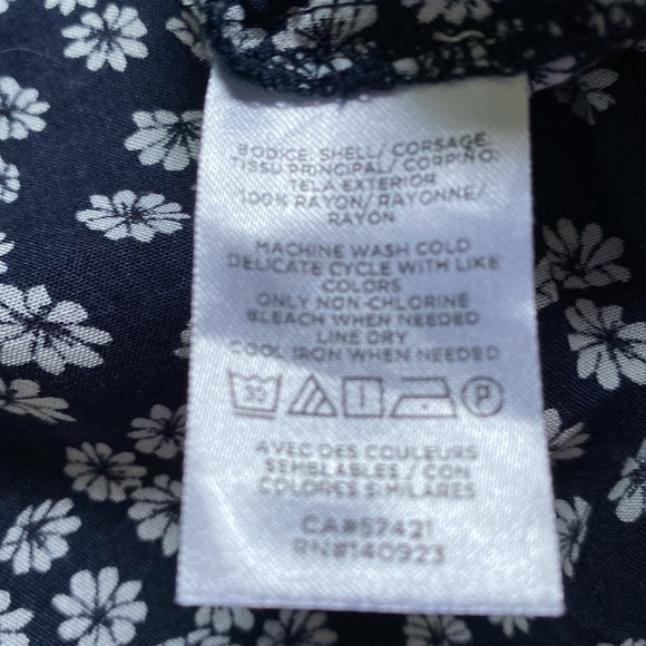 Loft Open-Front Kimono Navy with White Flowers. Size: M/L - Picture 5 of 6